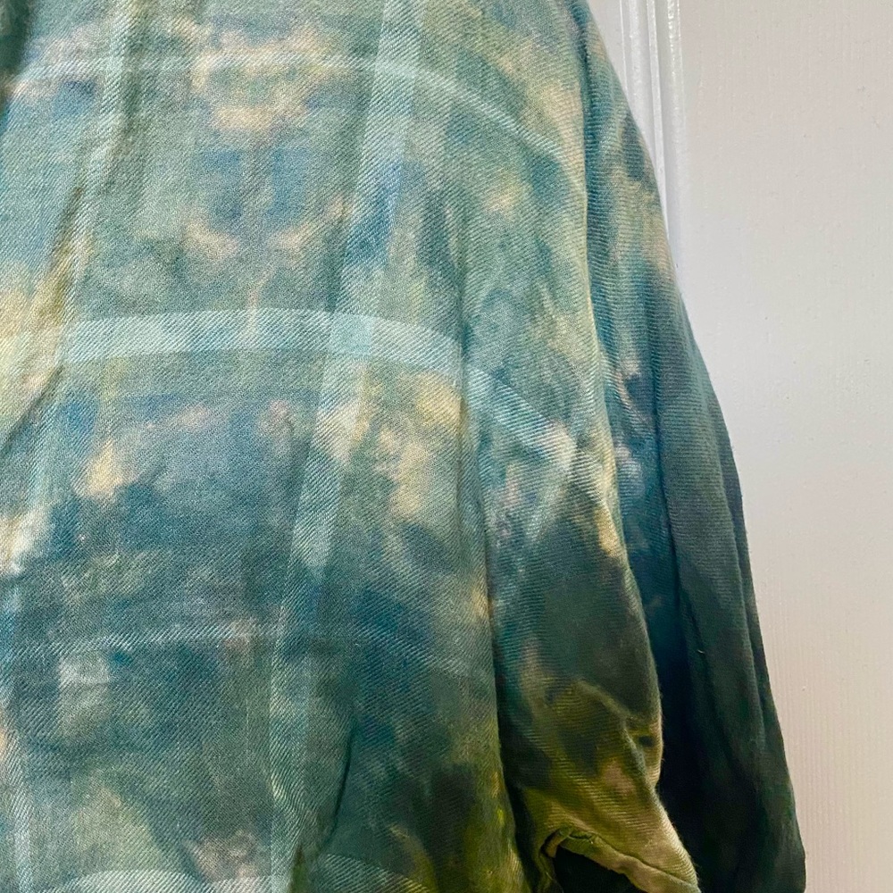 NWT VICI Sea Cliff Cotton Tie Dye Plaid Top Blue Green Size XS - Picture 10 of 14